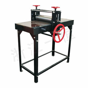 陶藝教室配備泥板機(jī)